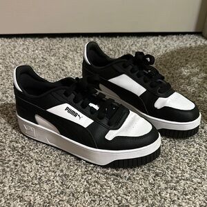 Puma Black and White Athletic Shoes